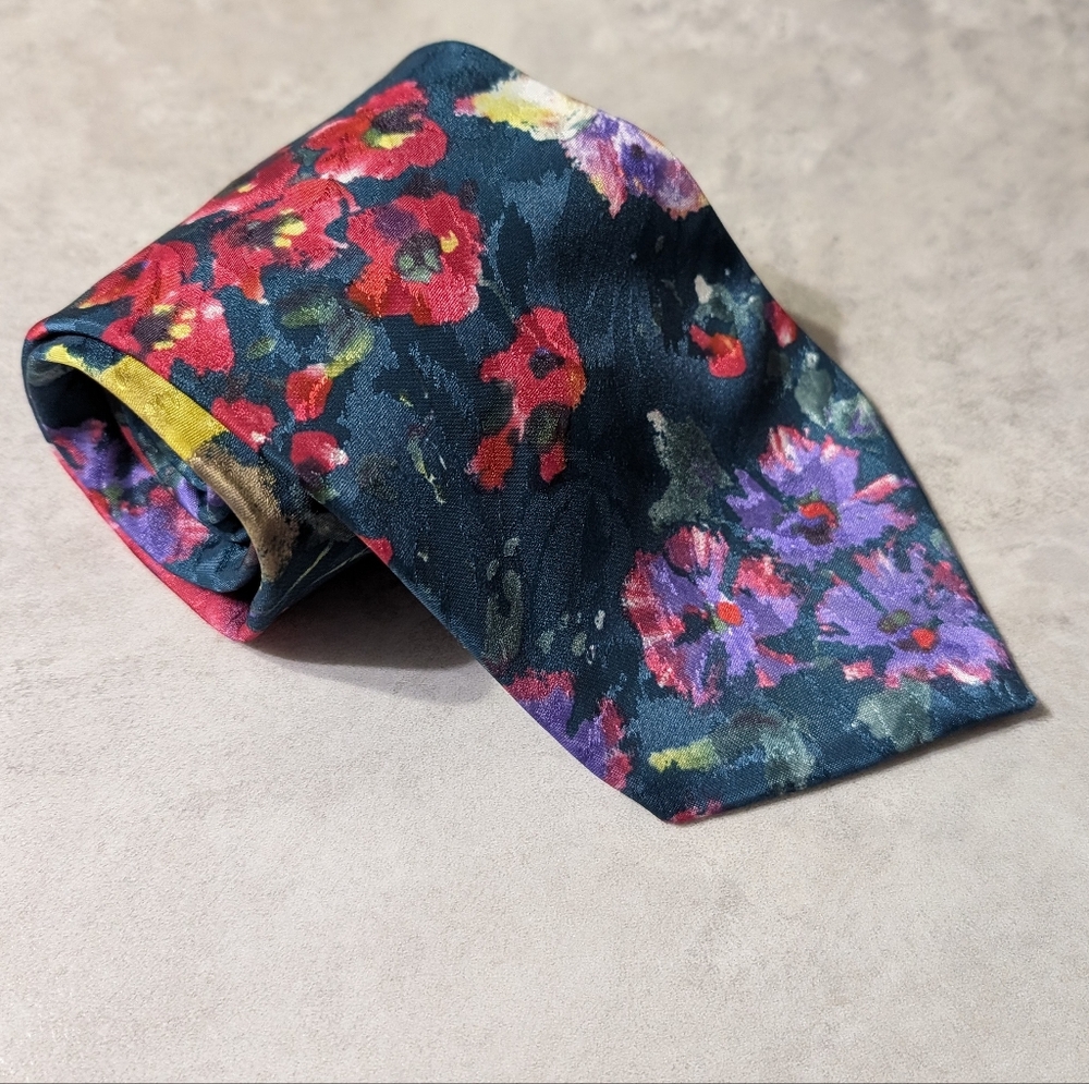Vintage Robert Alan Bright Floral Polyester Tie With Shiny Overlay - Gorgeous